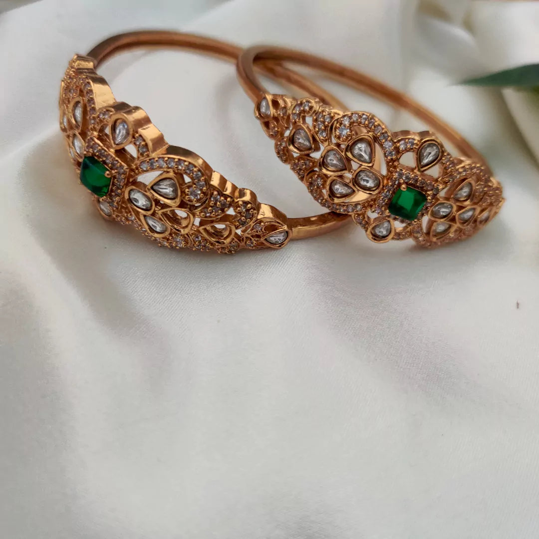 EMERALD AMARJAA TEMPLE BANGLES