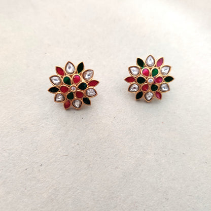 Stylish 1 gram gold ear studs