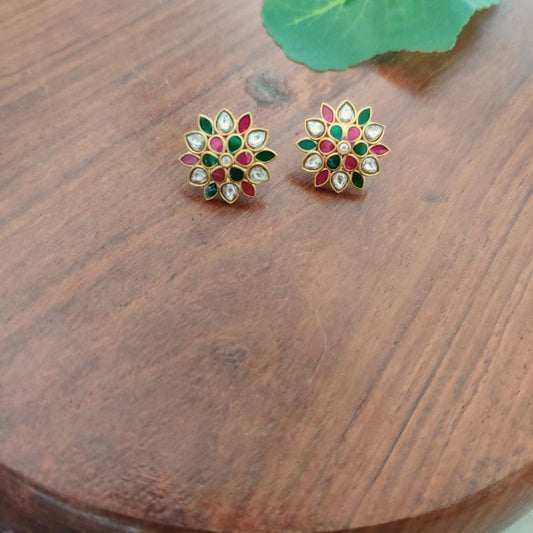 Stylish 1 gram gold ear studs