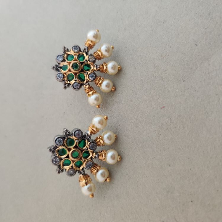 BLACK POLISH EMERALD AMALA TEMPLE STUD EARRINGS