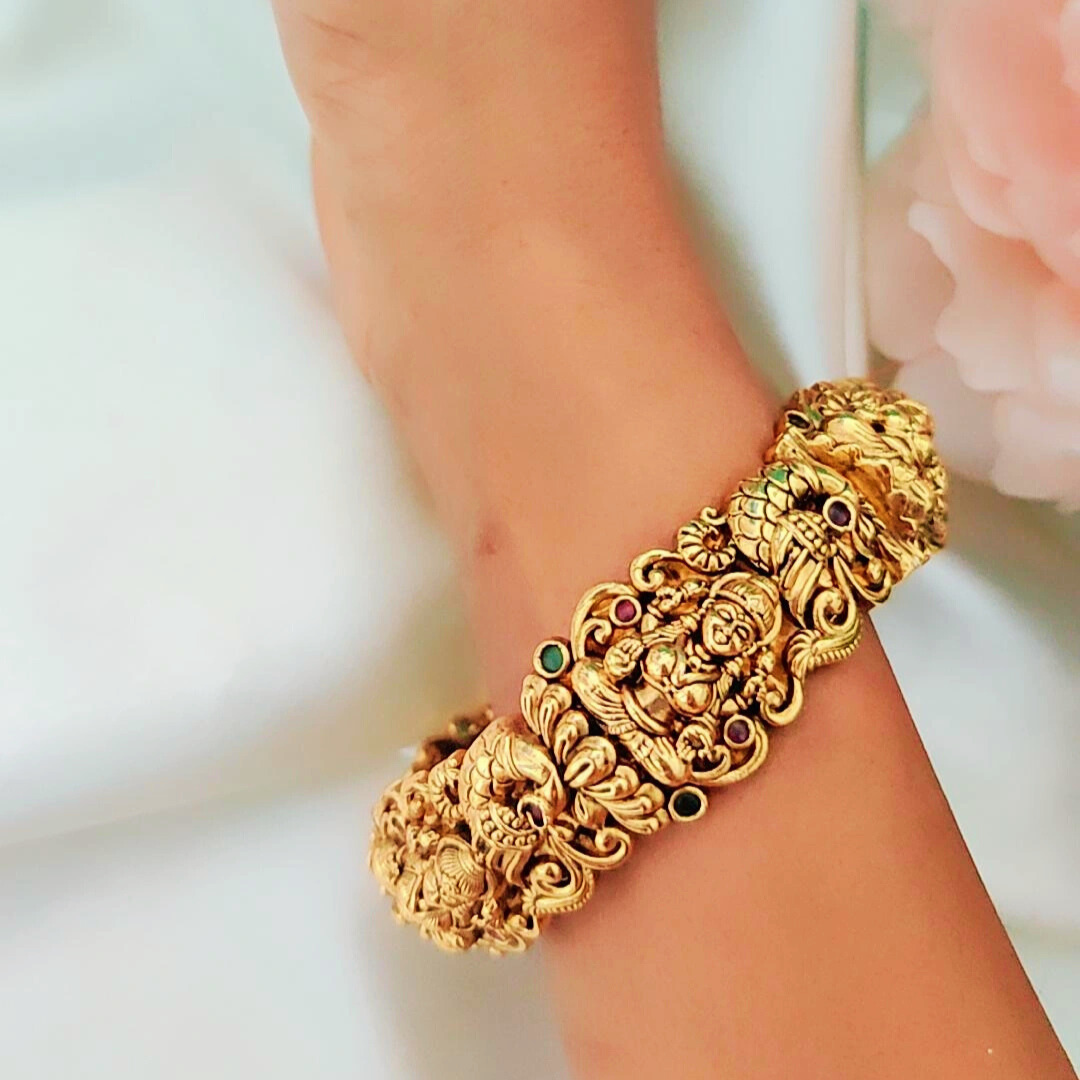 LAKSHMI OPENABLE NAGAS BANGLES