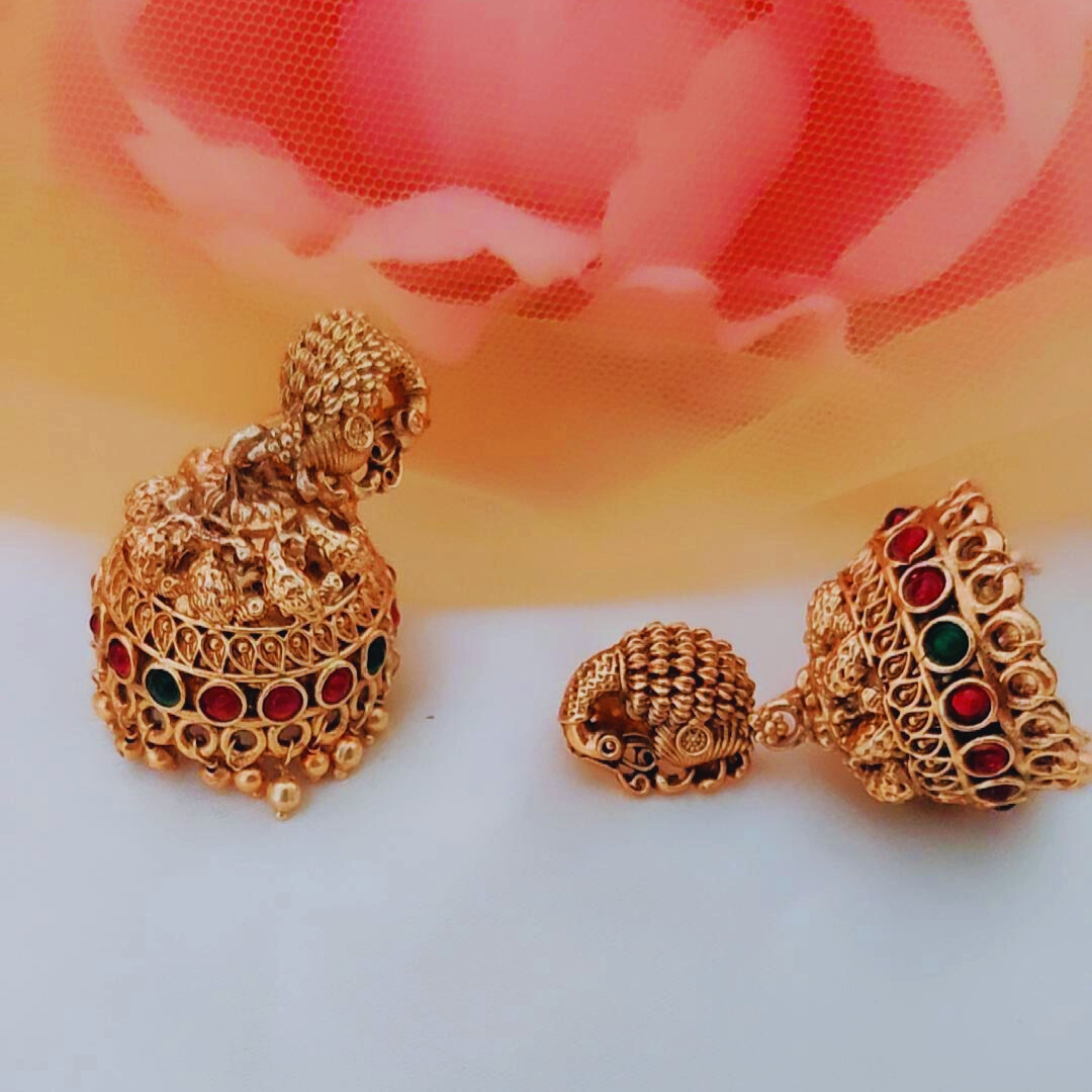 GOLDEN KEYA TEMPLE JEWELLERY SET