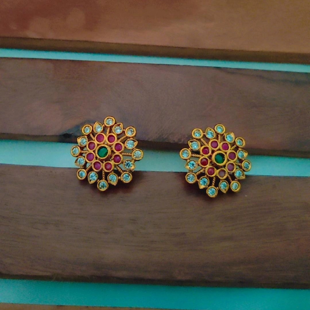 MULTICOLOR YUVIKA STUD EARRINGS