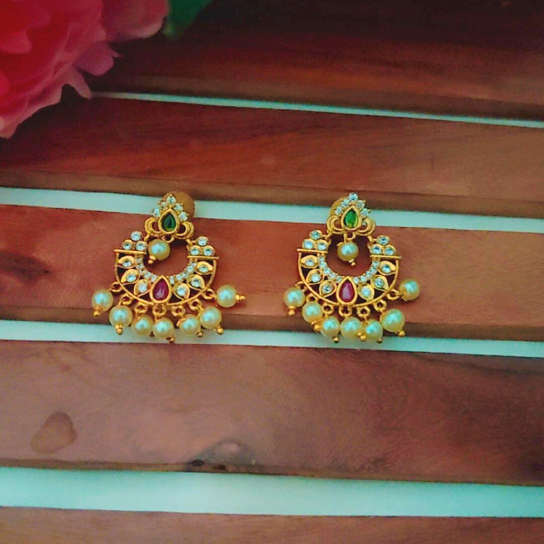 MULTICOLOR YALINI STUD EARRINGS