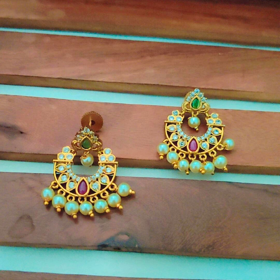 MULTICOLOR YALINI STUD EARRINGS