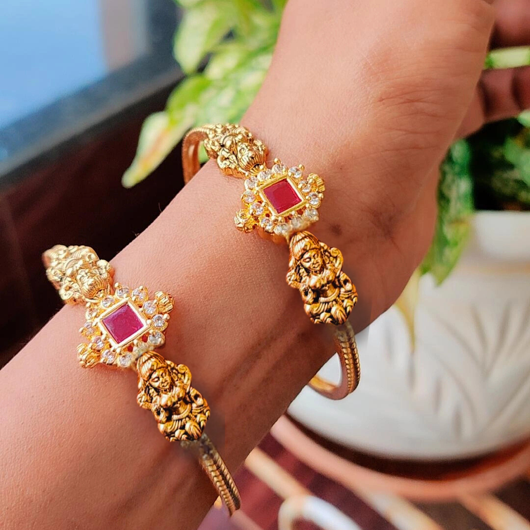 RUBY ANILA NAGAS BANGLES