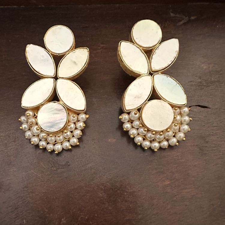 BAGA PEARL EARRINGS