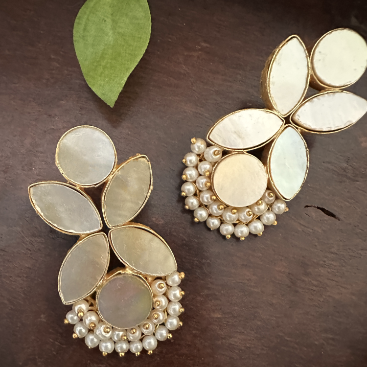 BAGA PEARL EARRINGS