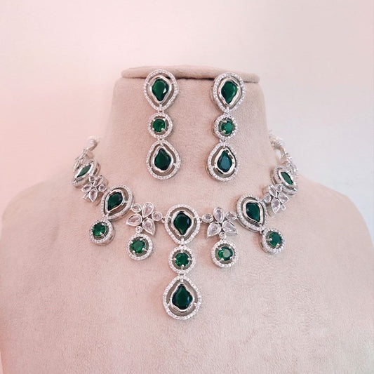 EMERALD SULBHA JEWELLERY SET