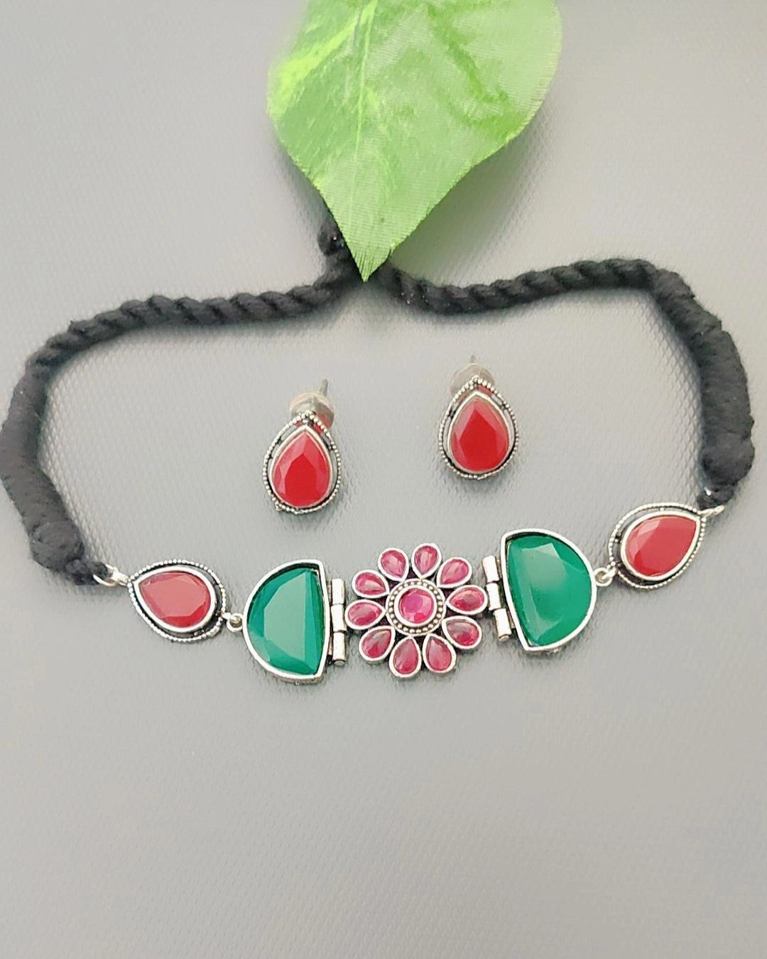 MULTICOLOR KARYA SILVER PLATED JEWELLERY SET