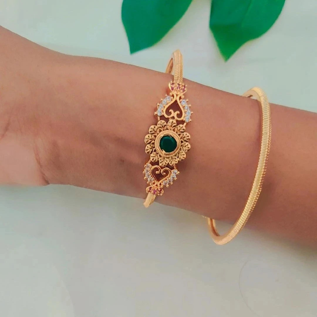 EMERALD MUGAPPU NAGAS BANGLES