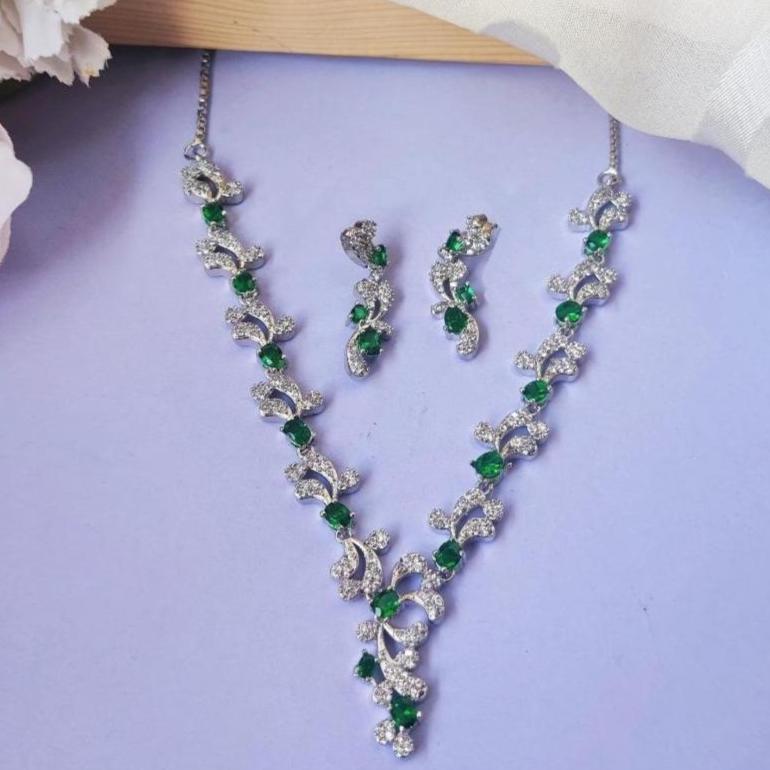 Emerald american diamond Necklace Set