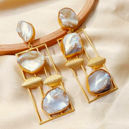 COLVA PEARL EARRINGS