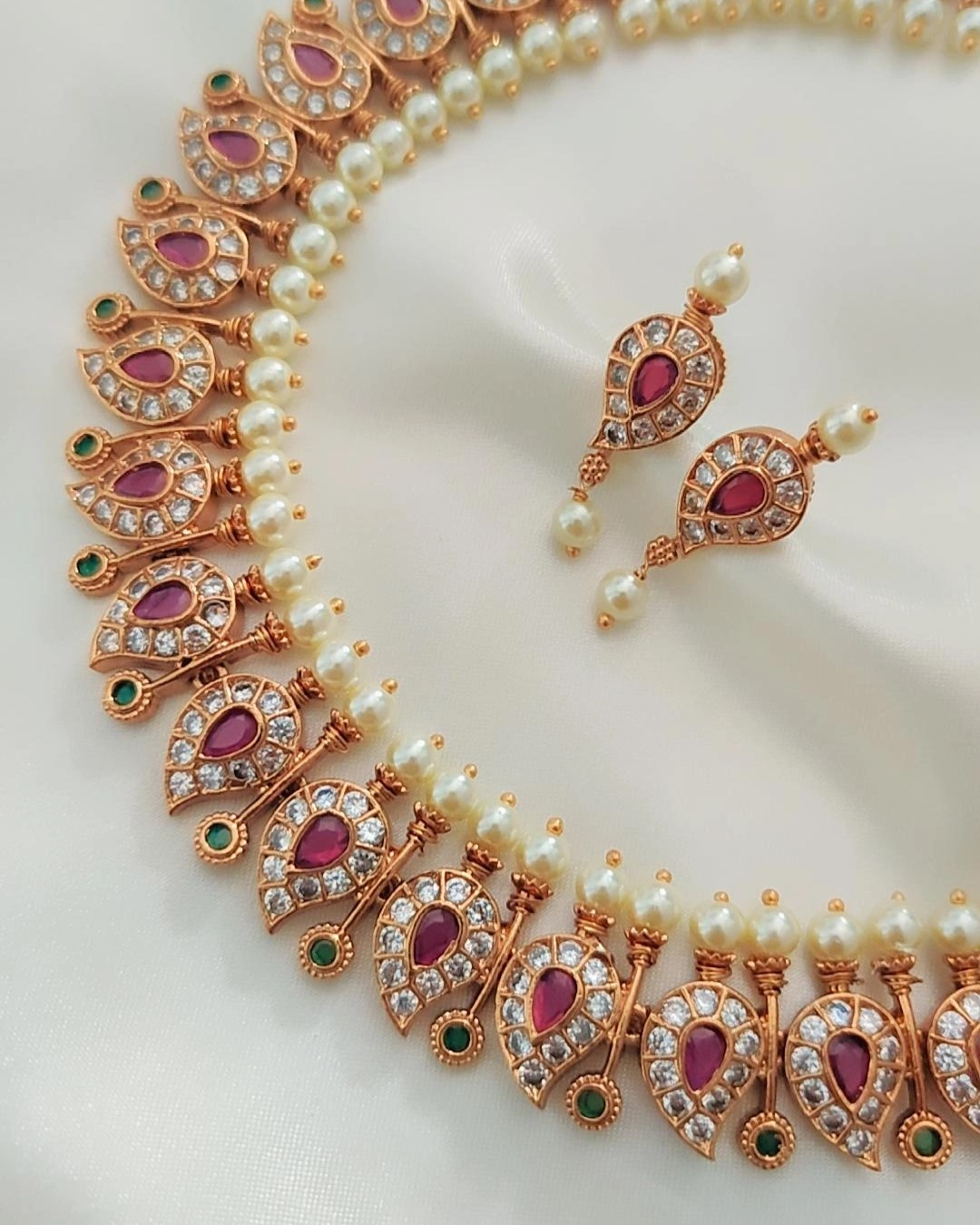 RISHVI KEMP JEWELLERY SET