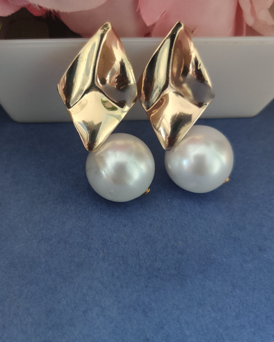 RITZ PEARL EARRINGS