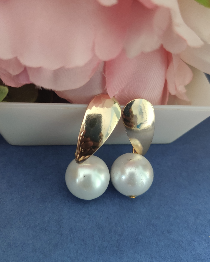 RIZZI PEARL EARRINGS