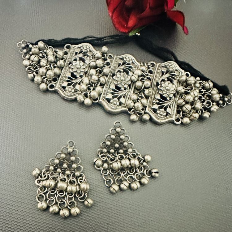 GHUNGROO SILVER PLATED JEWELLERY SET