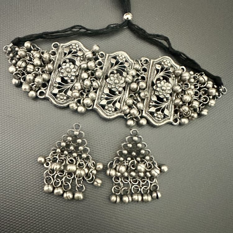 GHUNGROO SILVER PLATED JEWELLERY SET